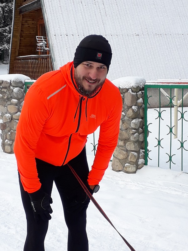 Trener Maciej Kasprzak biegi