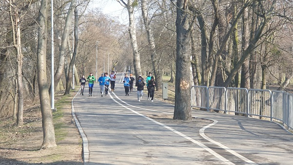 dzieci-biegi-zima-poznan-trening-klub-posnania-kajaki